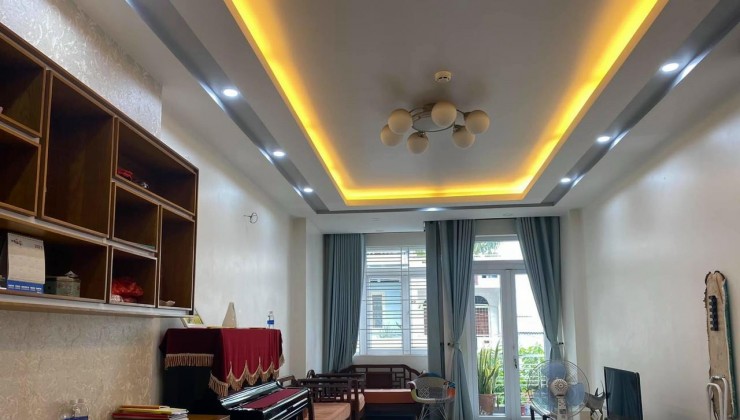 Bán Nhà mới Hoàng Bật Đạt P15 TÂN BÌNH 53.5M2, 4 tầng BTCT chỉ nhỉnh 4 tỷ.